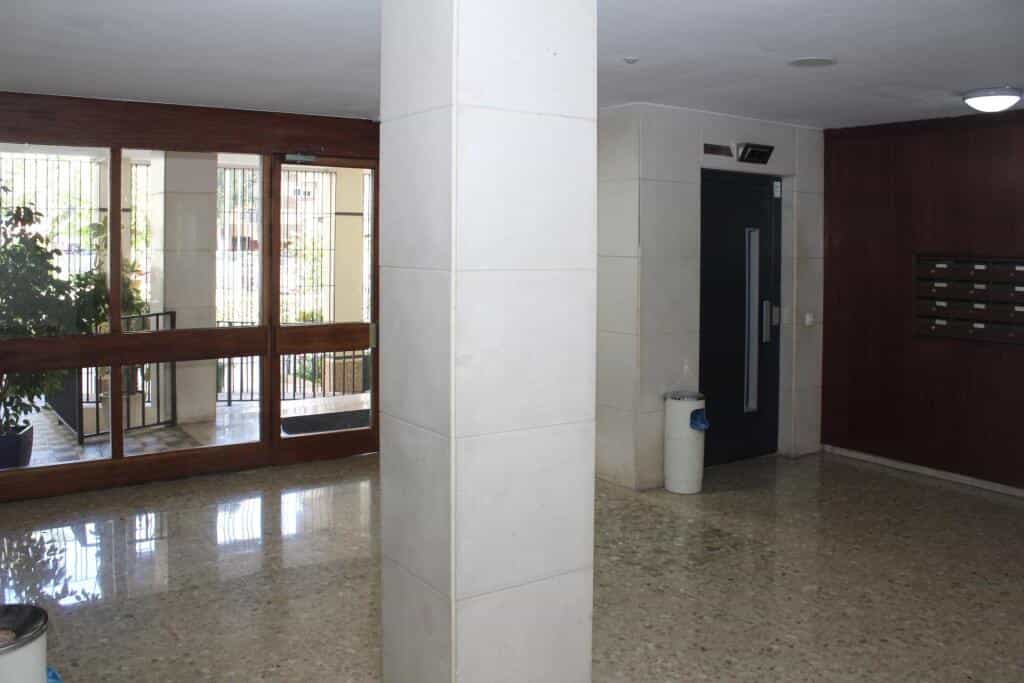公寓 在 Sevilla, Andalucía 11691339