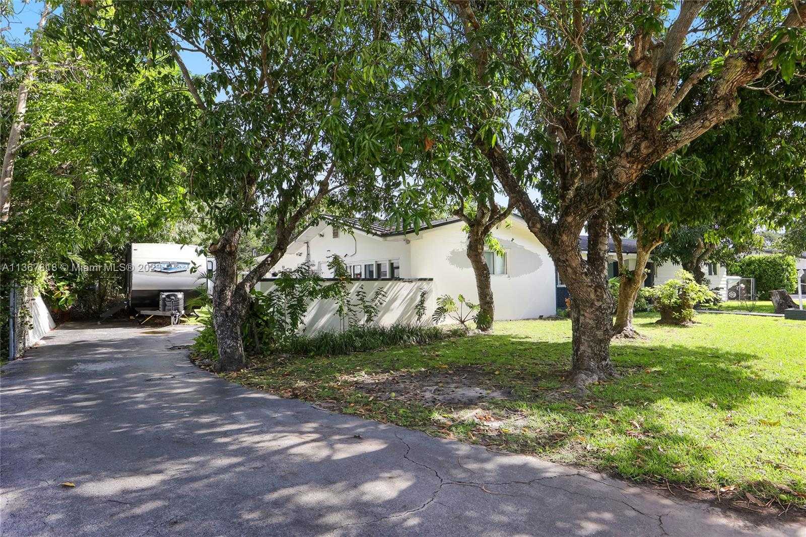 Haus im Palmetto Bay, Florida 11691362