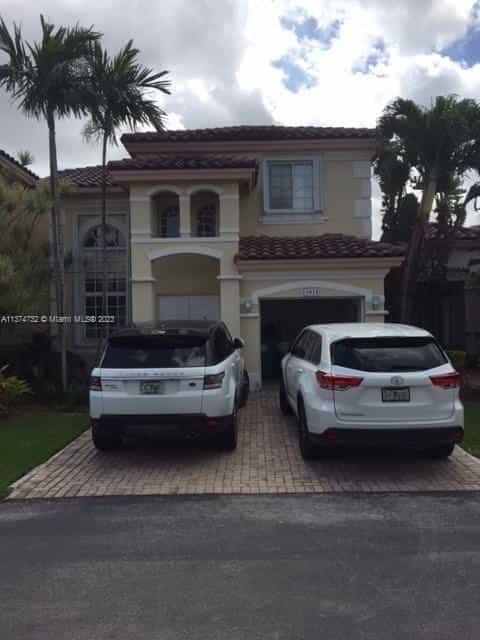House in Doral, Florida 11691374