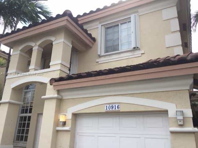 House in Doral, Florida 11691374