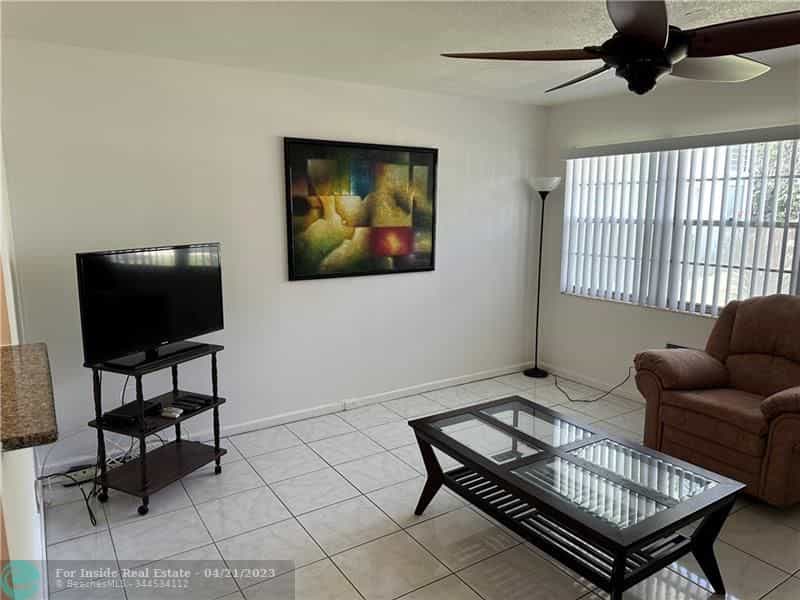 Condominium in Deerfield Beach, Florida 11691382