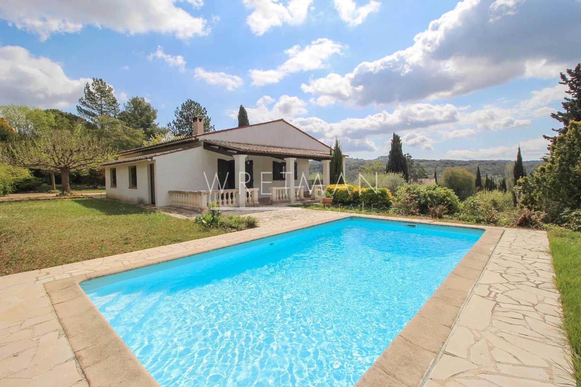 Hus i Montauroux, Provence-Alpes-Cote d'Azur 11691390
