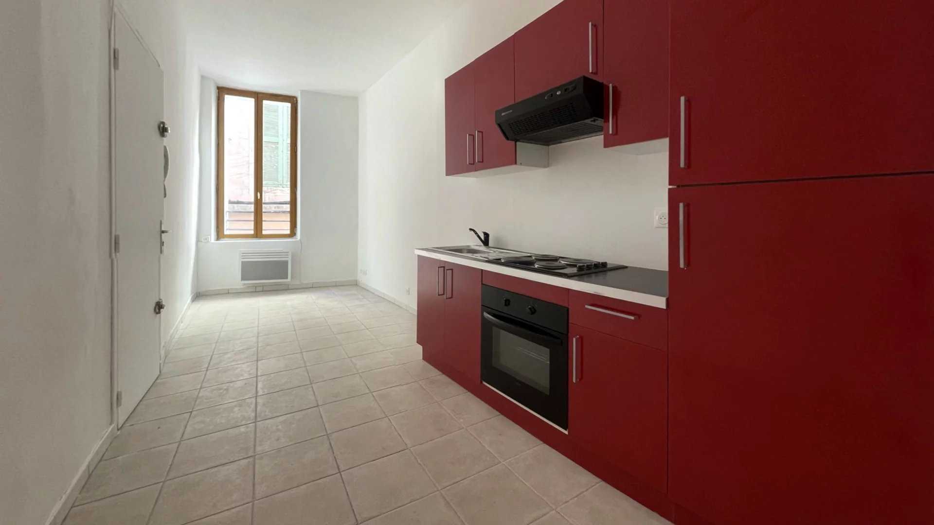 Condominium in Aubagne, Provence-Alpes-Cote d'Azur 11691437