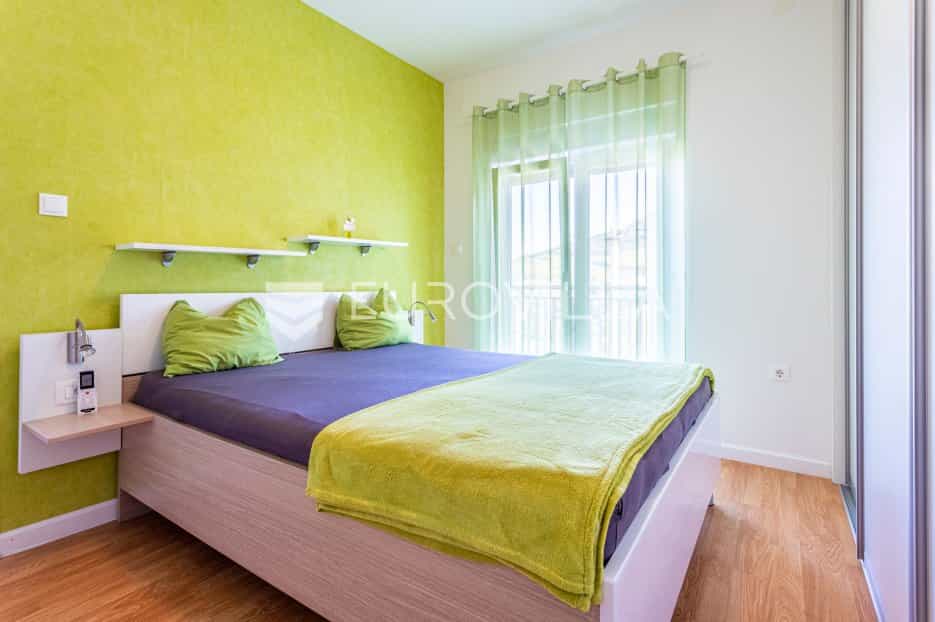 公寓 在 Podstrana, Splitsko-dalmatinska županija 11693625