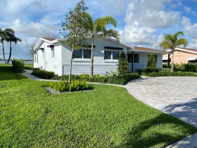 жилой дом в Westgate, Florida 11695354