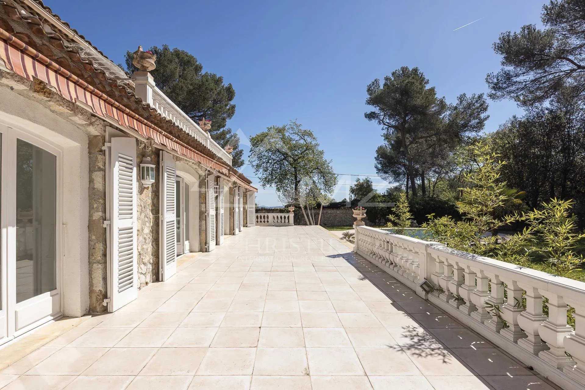Hus i Le Plan, Provence-Alpes-Cote d'Azur 11695390