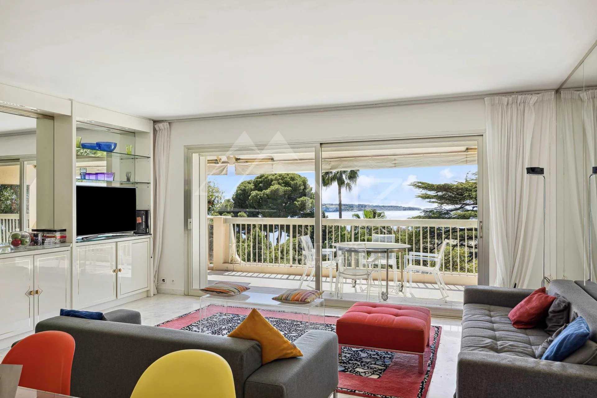 公寓 在 Cannes, Alpes-Maritimes 11695405