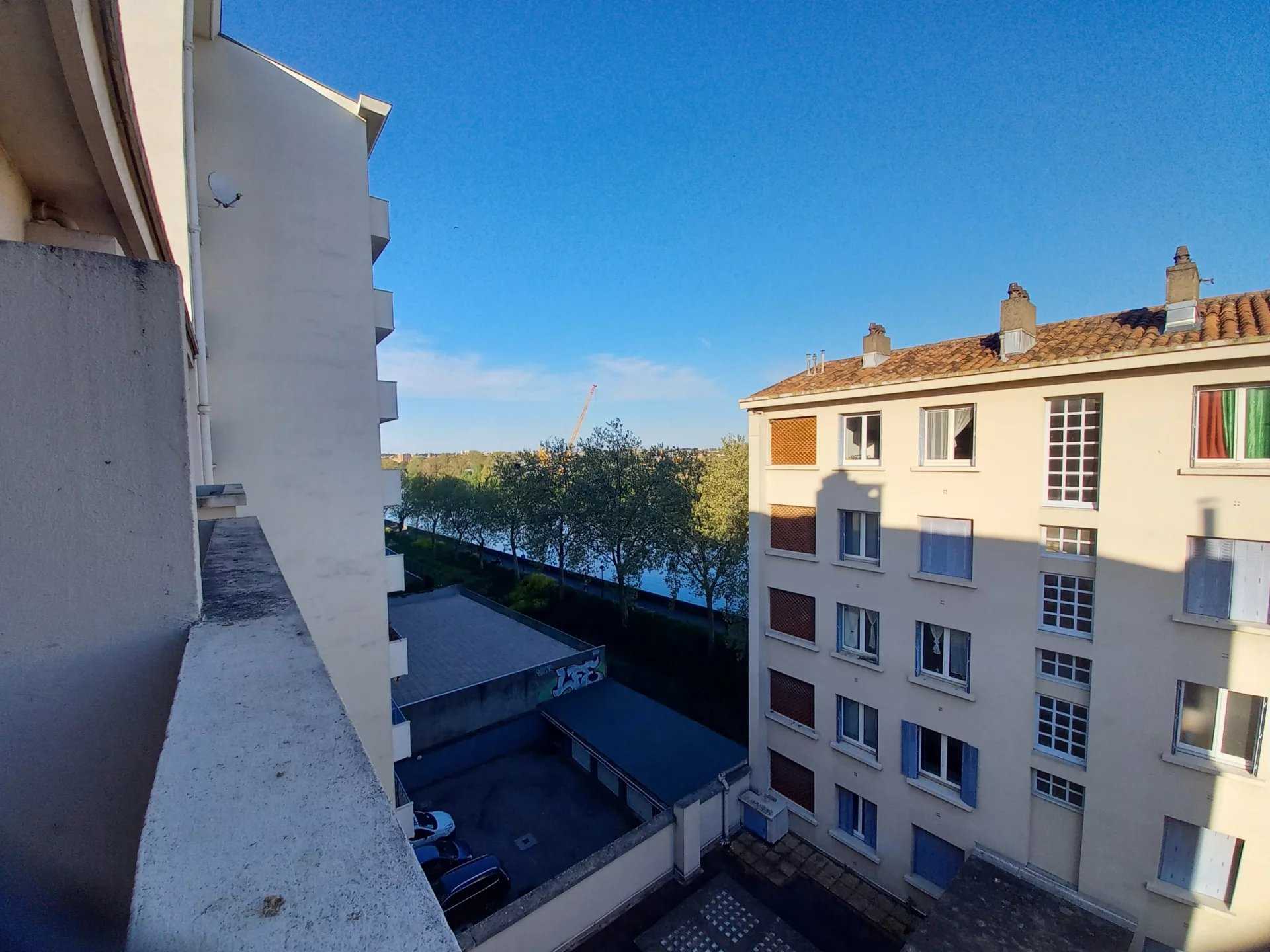 Condominium in Toulouse, Haute-Garonne 11695459