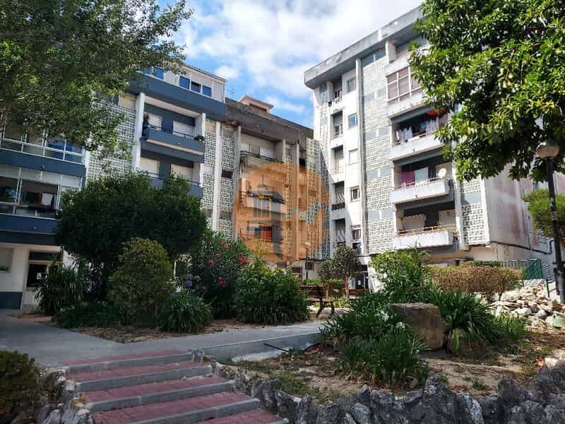 Condominium in Rio de Mouro, Lisboa 11696008