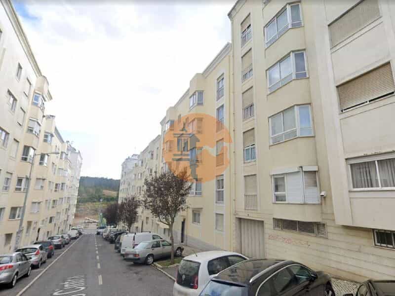 Condominium in Rio de Mouro, Lisboa 11696009