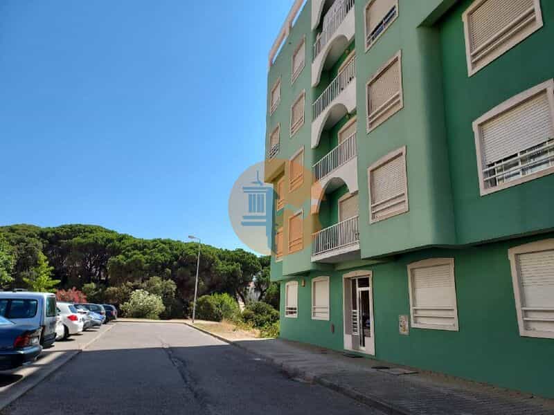 Condominium in Torre da Marinha, Setubal 11696019