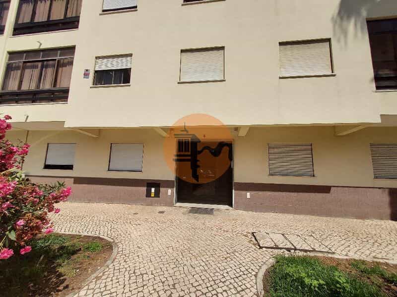 Condominium in Amora, Setubal 11696021