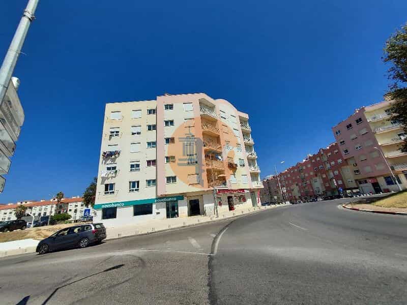 Condominium in Torre da Marinha, Setubal 11696022