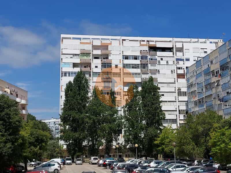 Condominium in Almada, Setubal 11696026