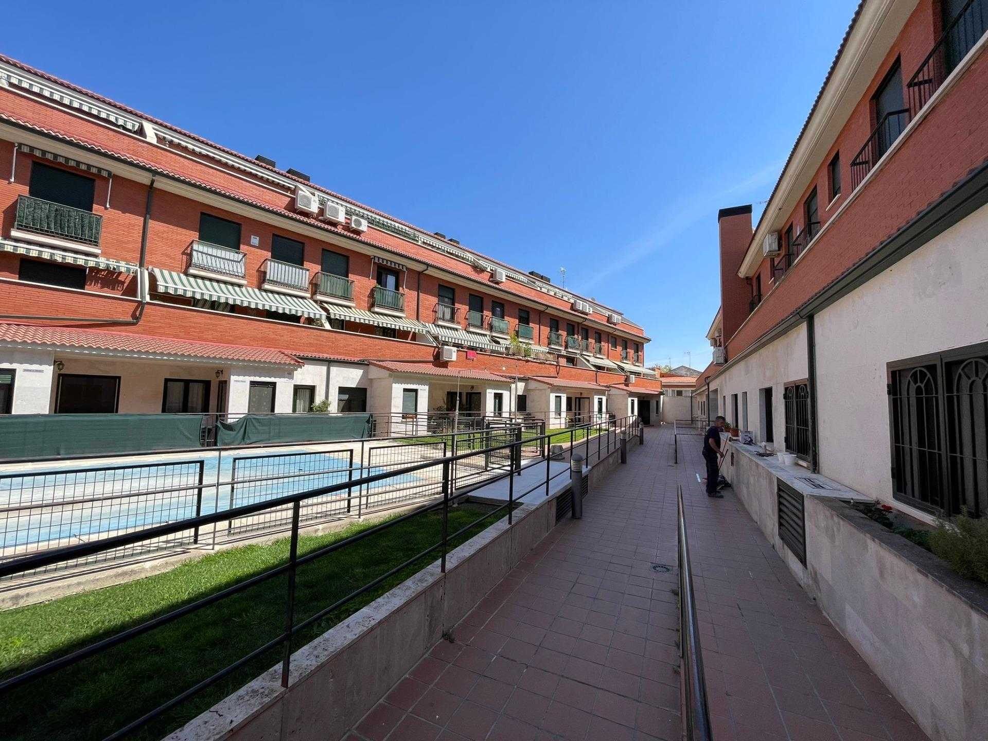 Condominium in Aranjuez, Comunidad de Madrid 11696379