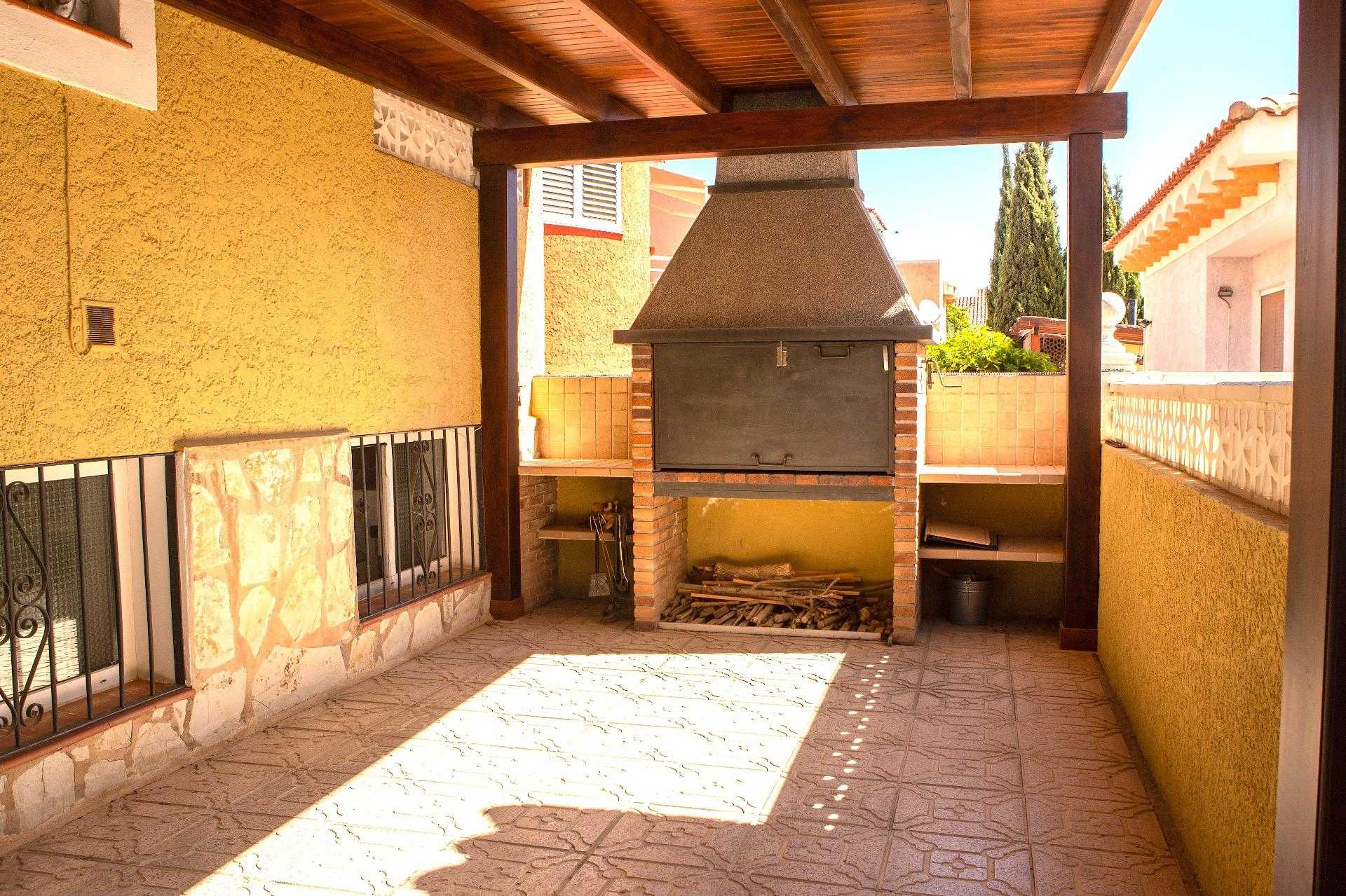 Hus i Porta de Ferro, Comunitat Valenciana 11696381