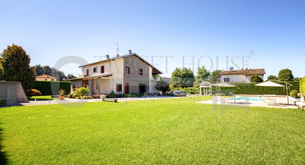 Hus i Robecco sul Naviglio, Lombardy 11697174
