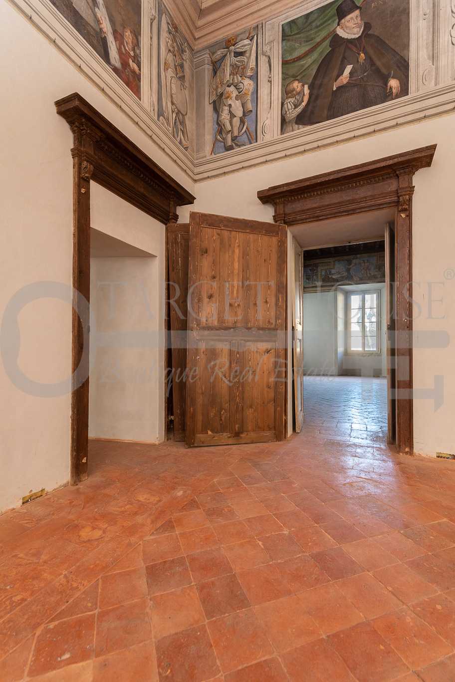 Talo sisään Como, Lombardy 11697193