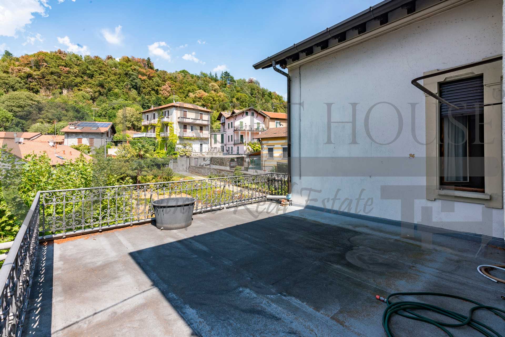 House in Como, Lombardy 11697209