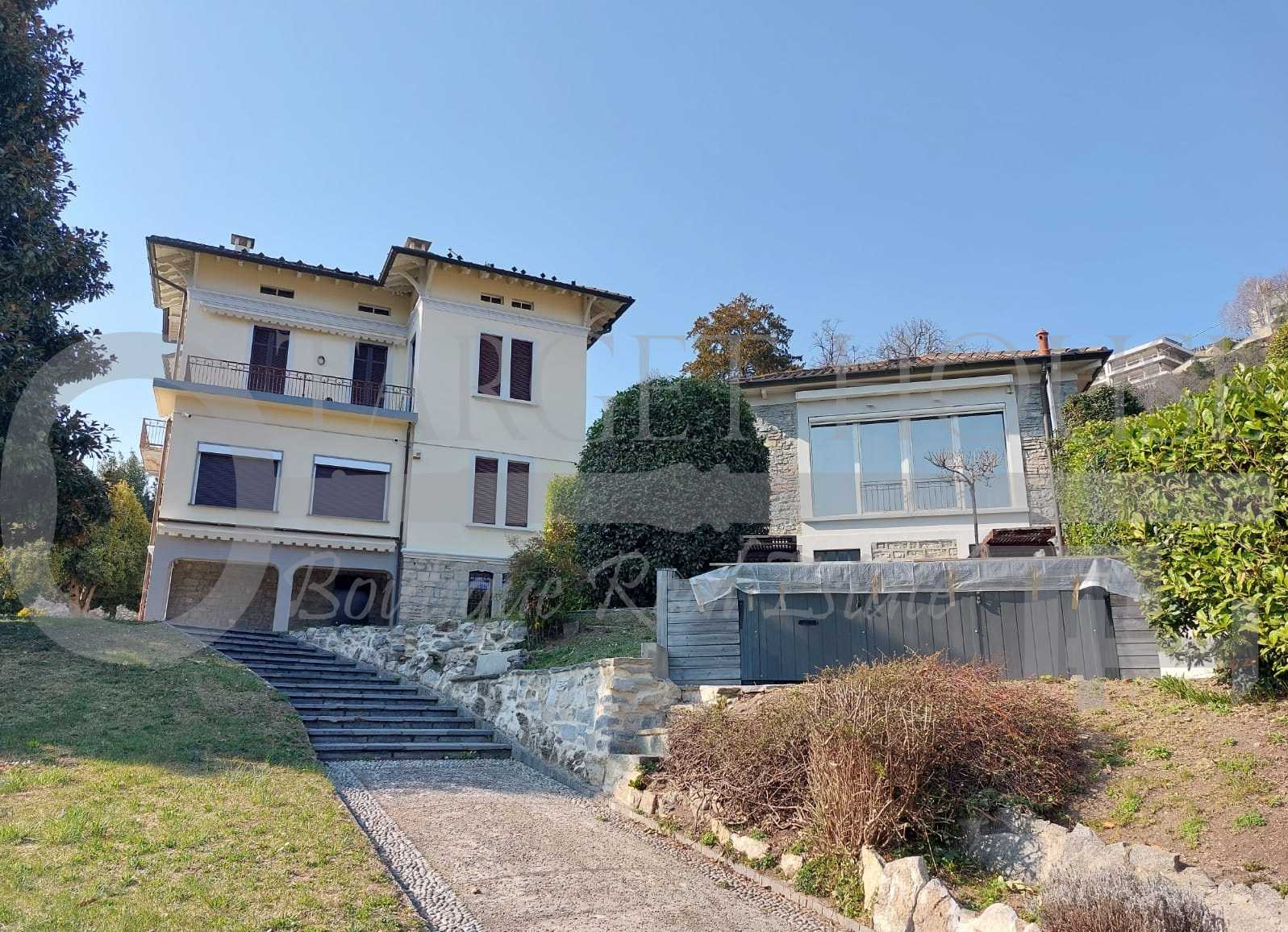 loger dans Como, Lombardy 11697214