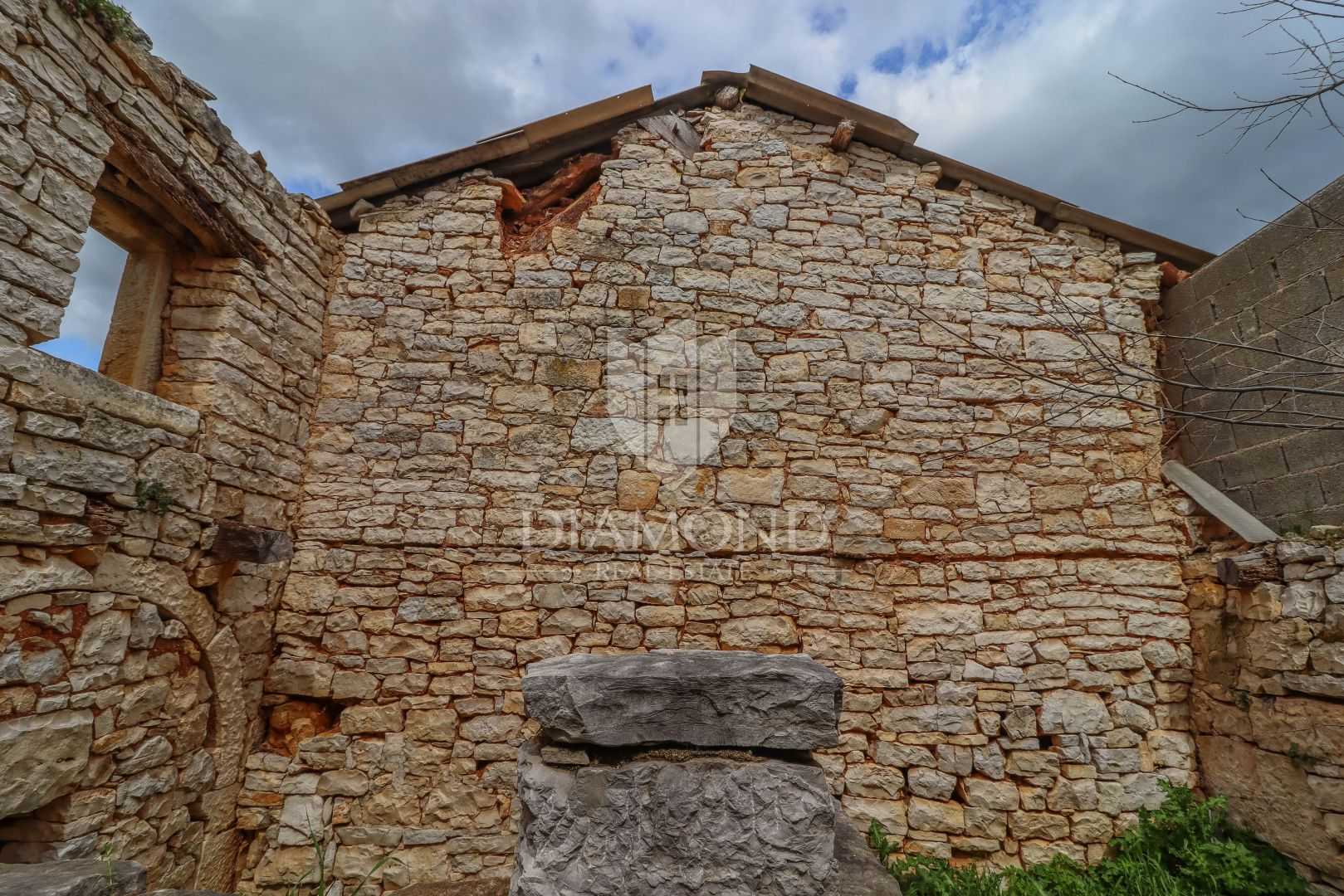 casa en Sveti Lovrec Pazenaticki, Istarska Županija 11697280