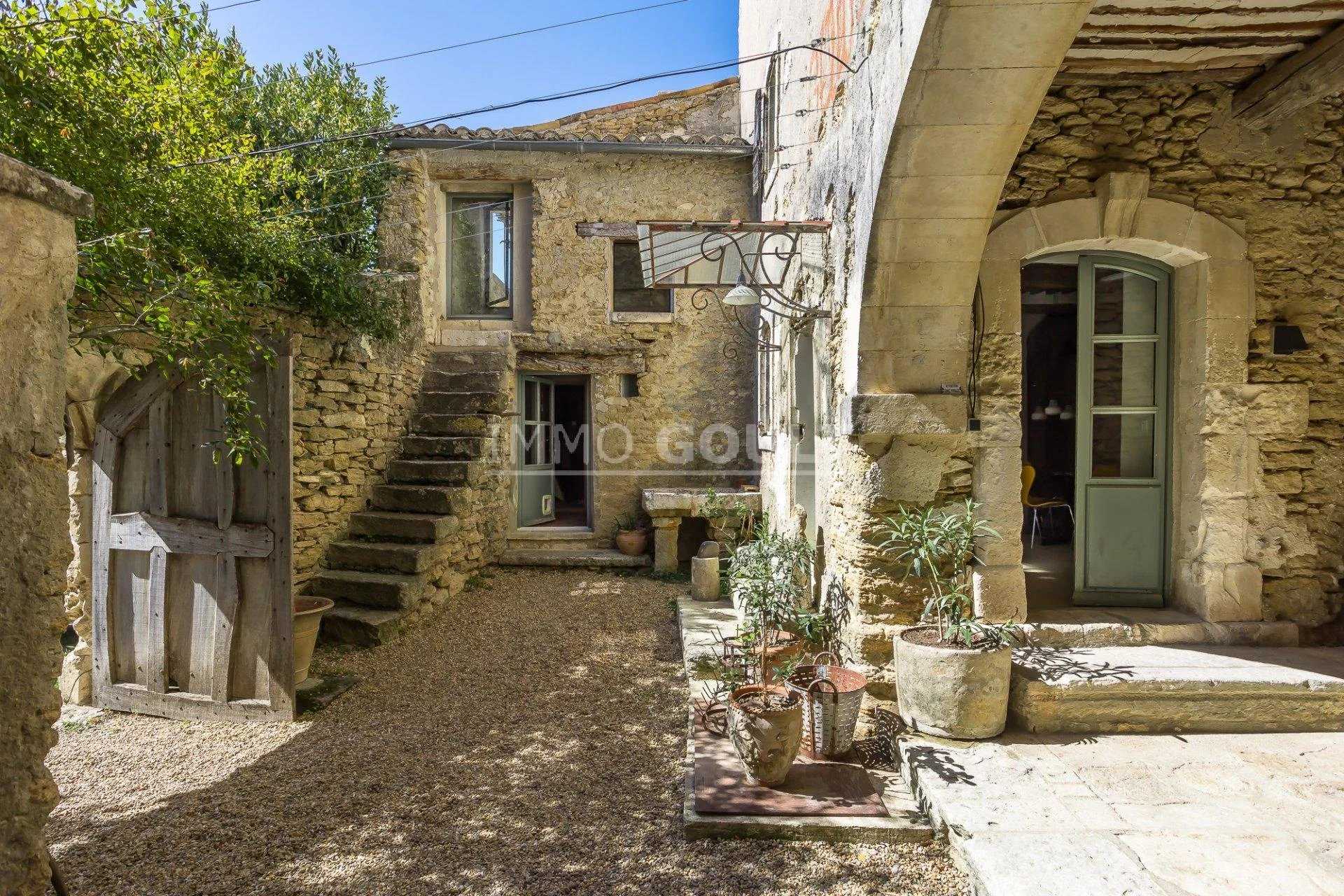 Andere in Oppede le Vieux, Provence-Alpes-Cote d'Azur 11697653