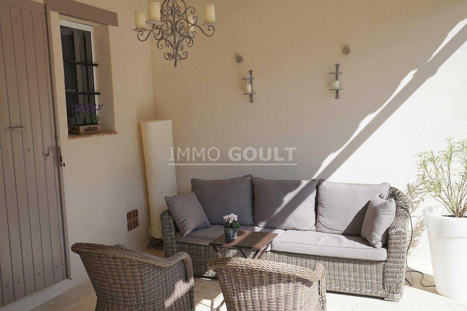 House in Menerbes, Provence-Alpes-Cote d'Azur 11697654