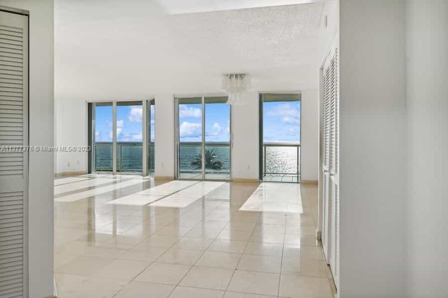 Condominium in Surfside, Florida 11697658