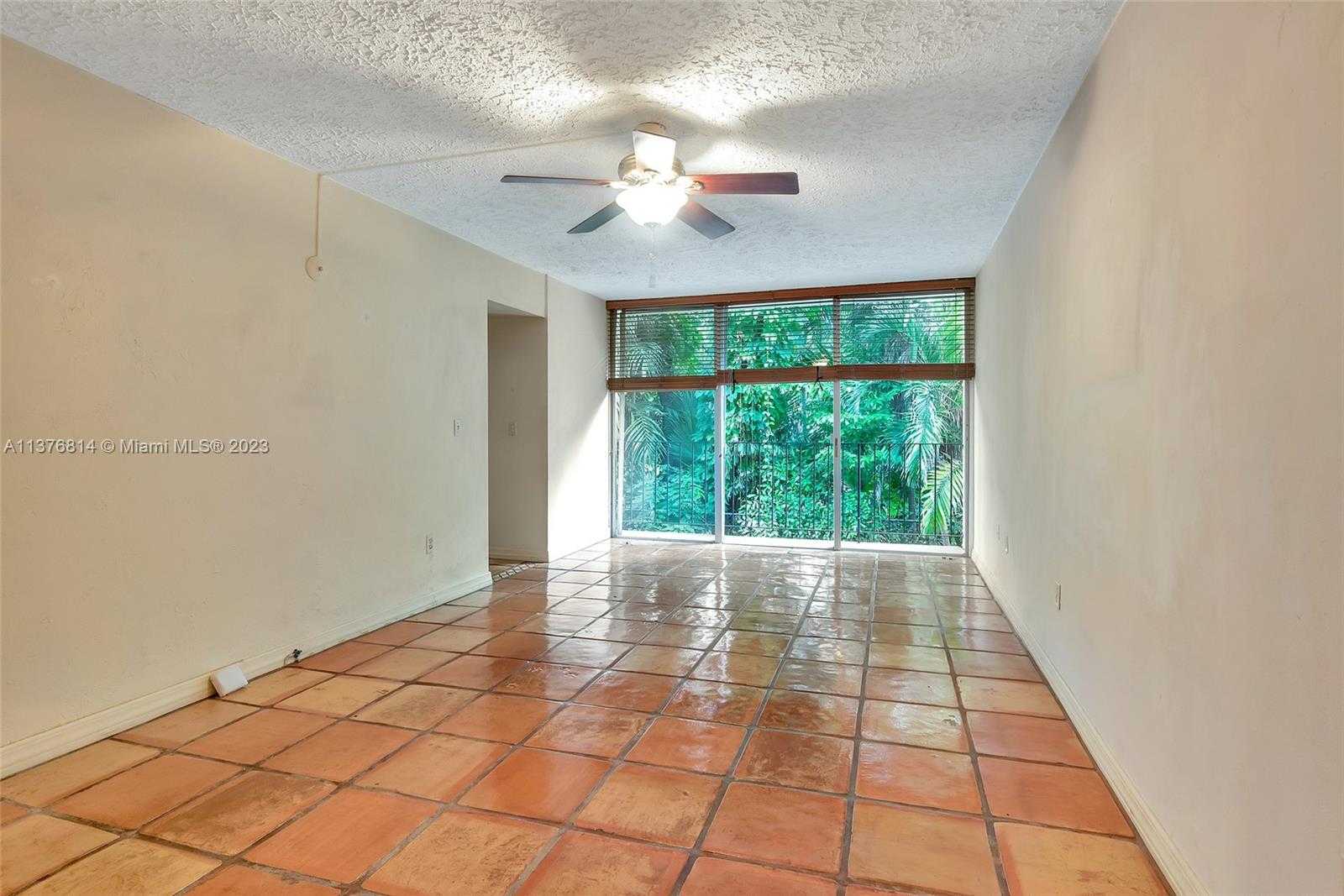 House in Ocean View Heights, Florida 11697667