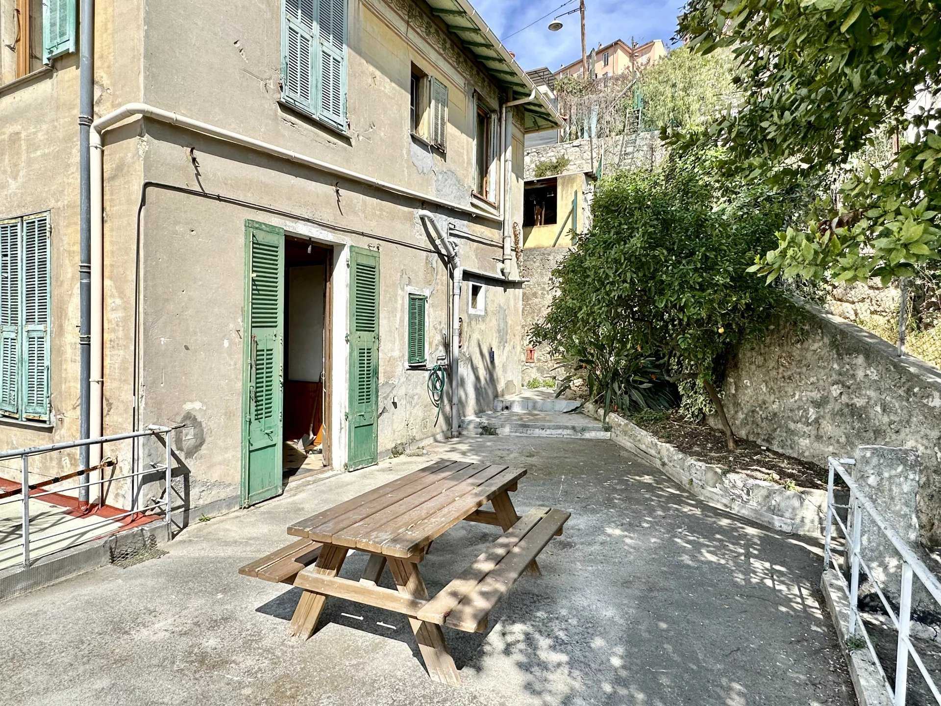 Osakehuoneisto sisään Kiva, Provence-Alpes-Cote d'Azur 11697671
