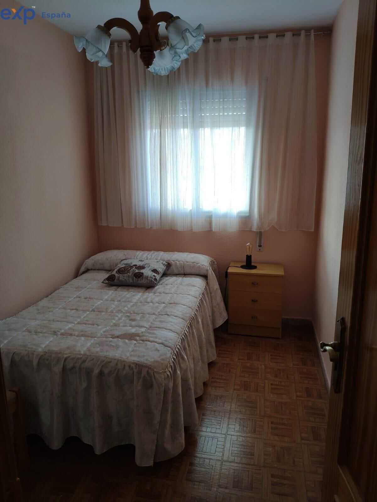 公寓 在 Torrejón de Ardoz, Community of Madrid 11698951