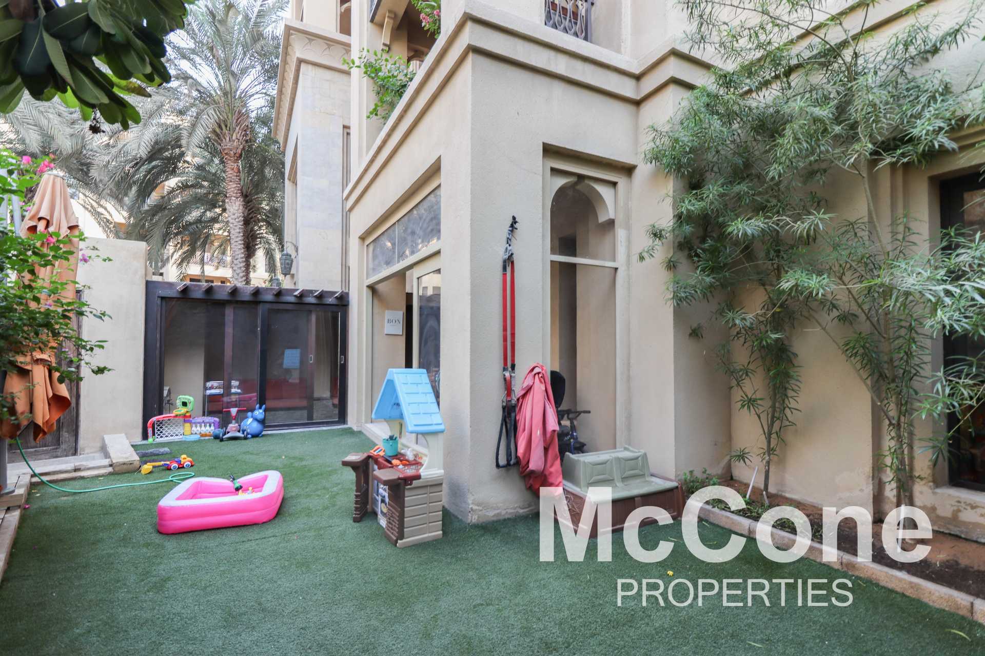 Condominium in Dubai, Dubayy 11699033