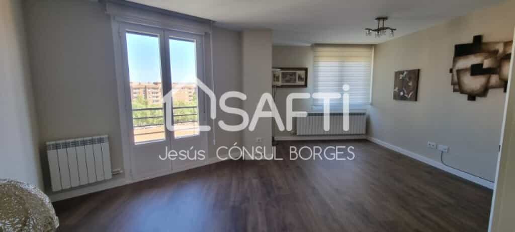 Condominium in Logrono, La Rioja 11699268
