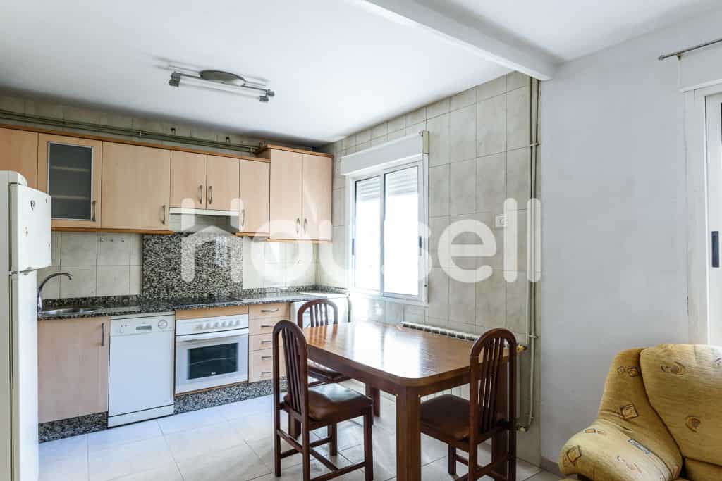 公寓 在 Ponferrada, Castille-Leon 11699300