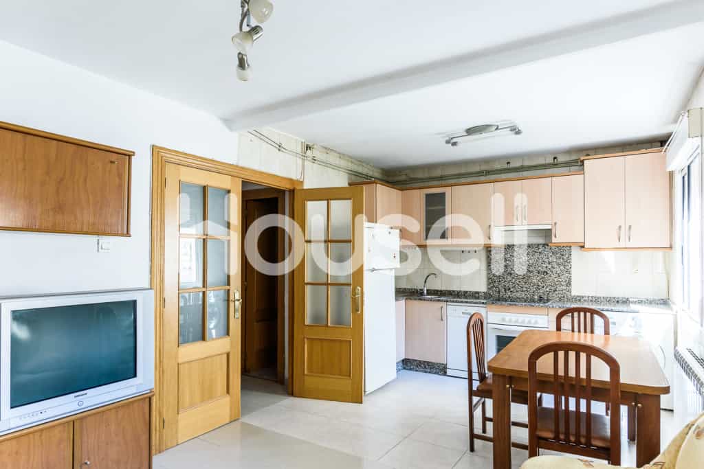 公寓 在 Ponferrada, Castille-Leon 11699300