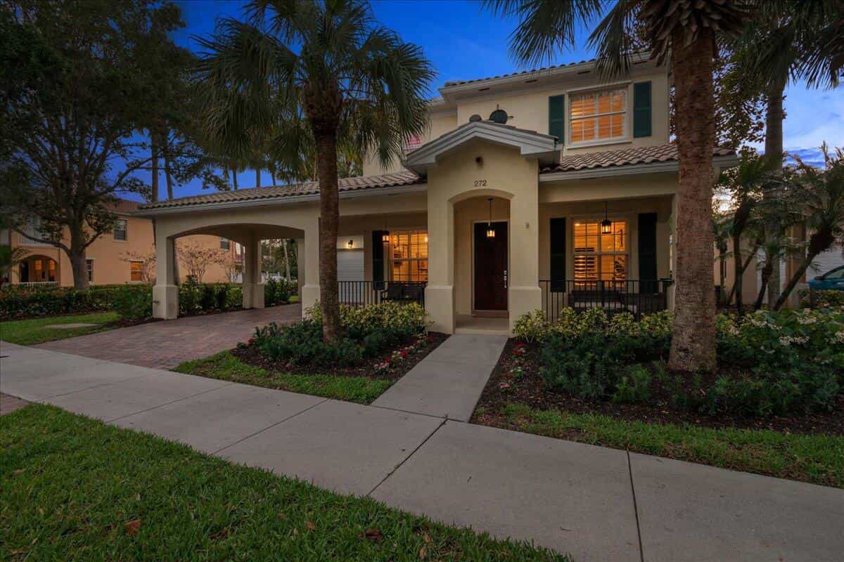 Residential in Jupiter, Florida 11699318