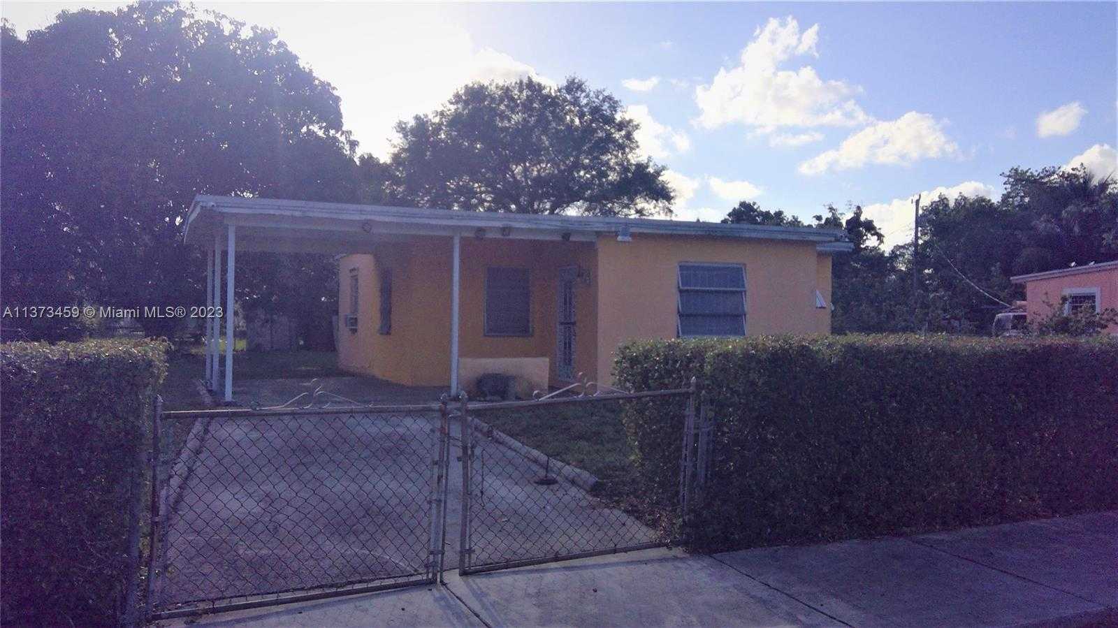 Hus i Opa-locka, Florida 11699333