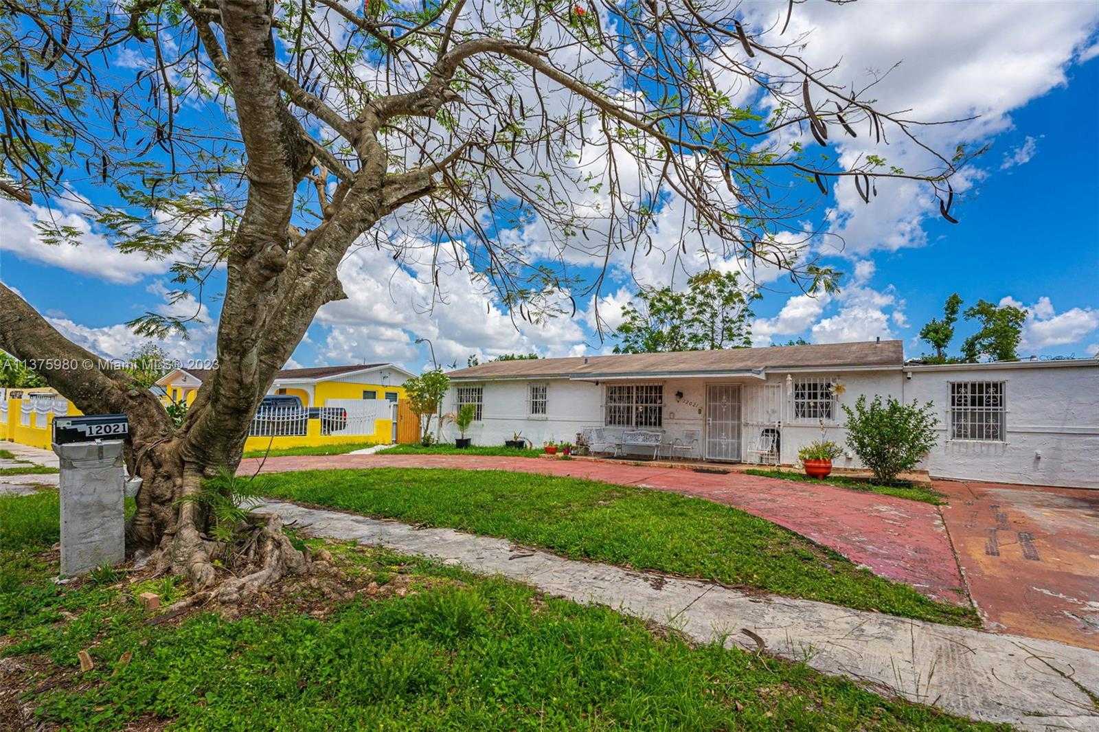 House in South Miami Heights, Florida 11699336