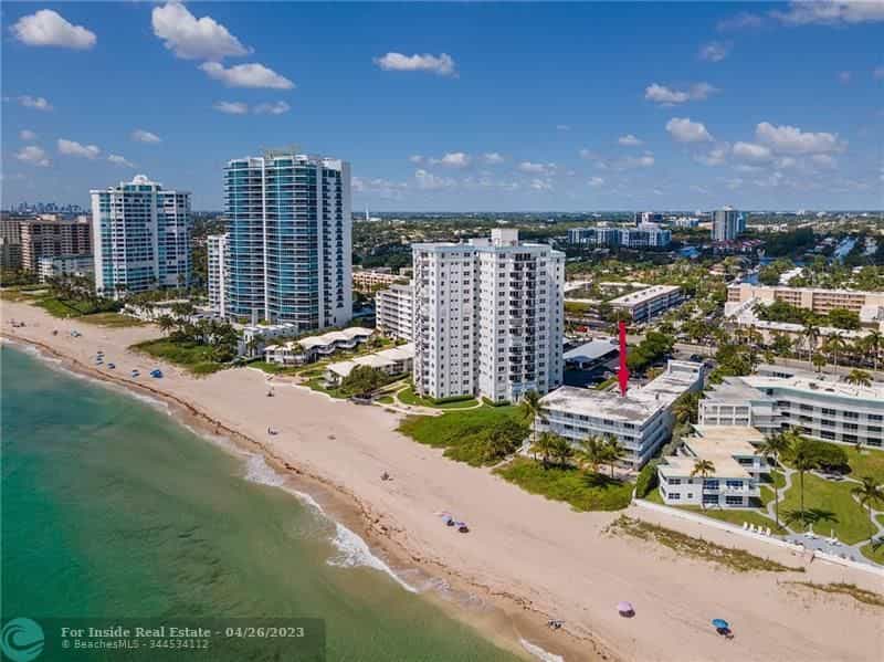 Condominium in Pompano Beach, Florida 11699344