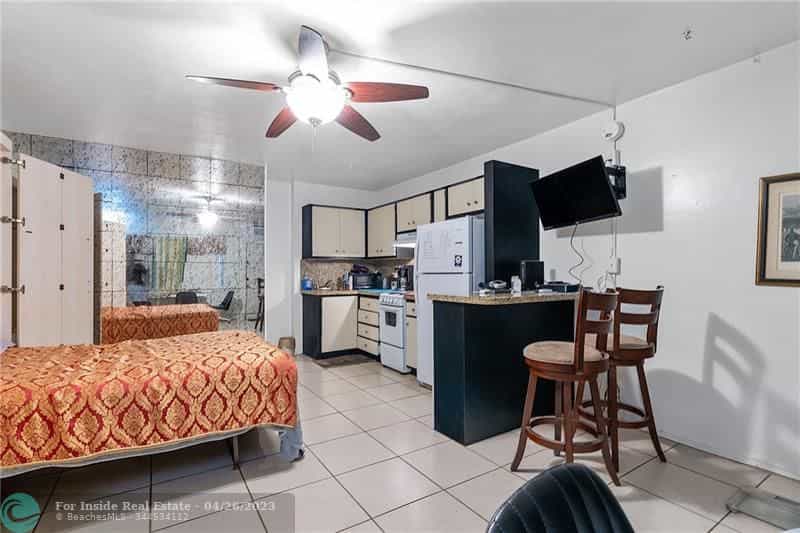 公寓 在 Pompano Beach, Florida 11699344