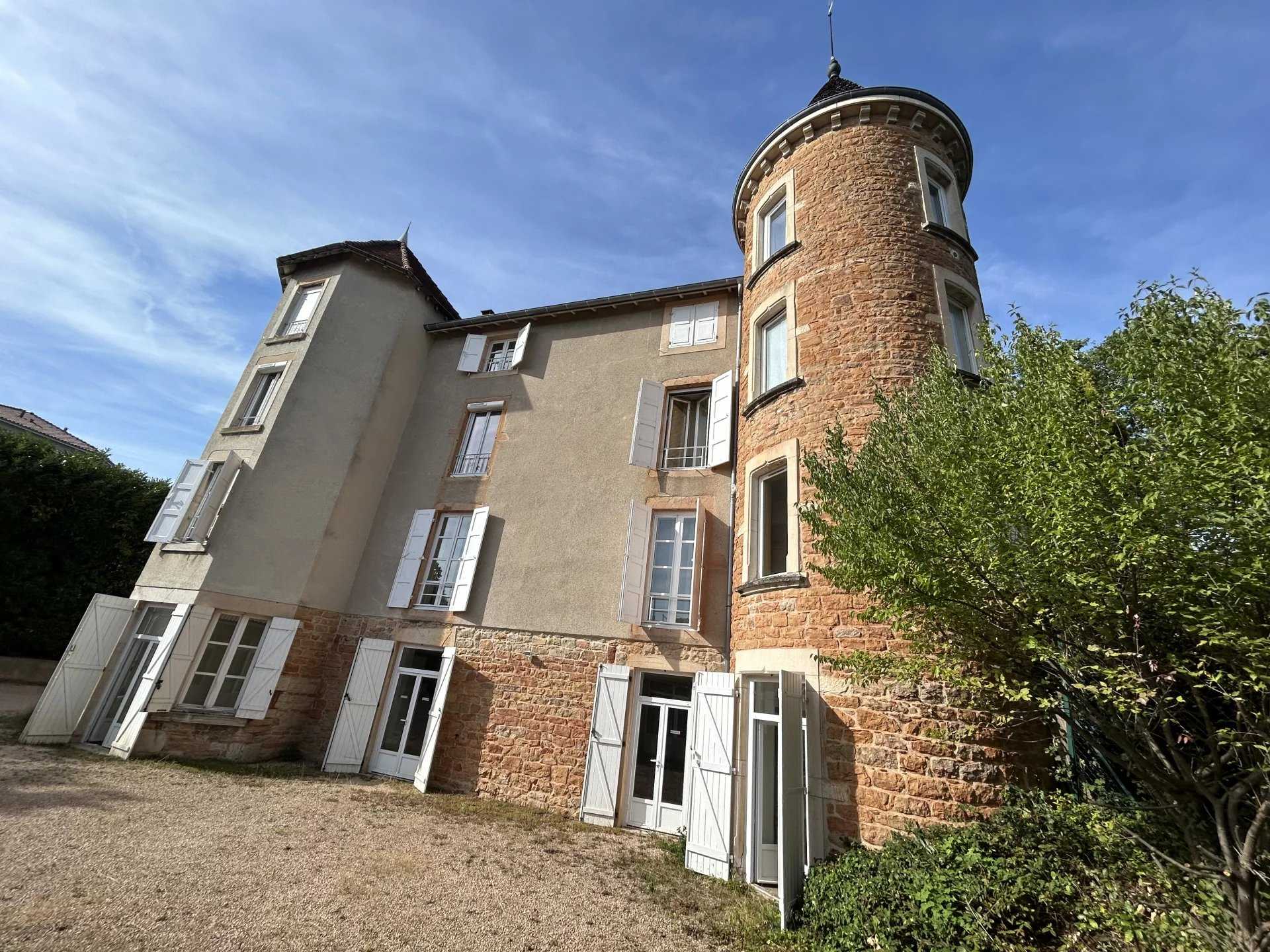 rumah dalam Charnay-les-Macon, Bourgogne-Franche-Comte 11699378