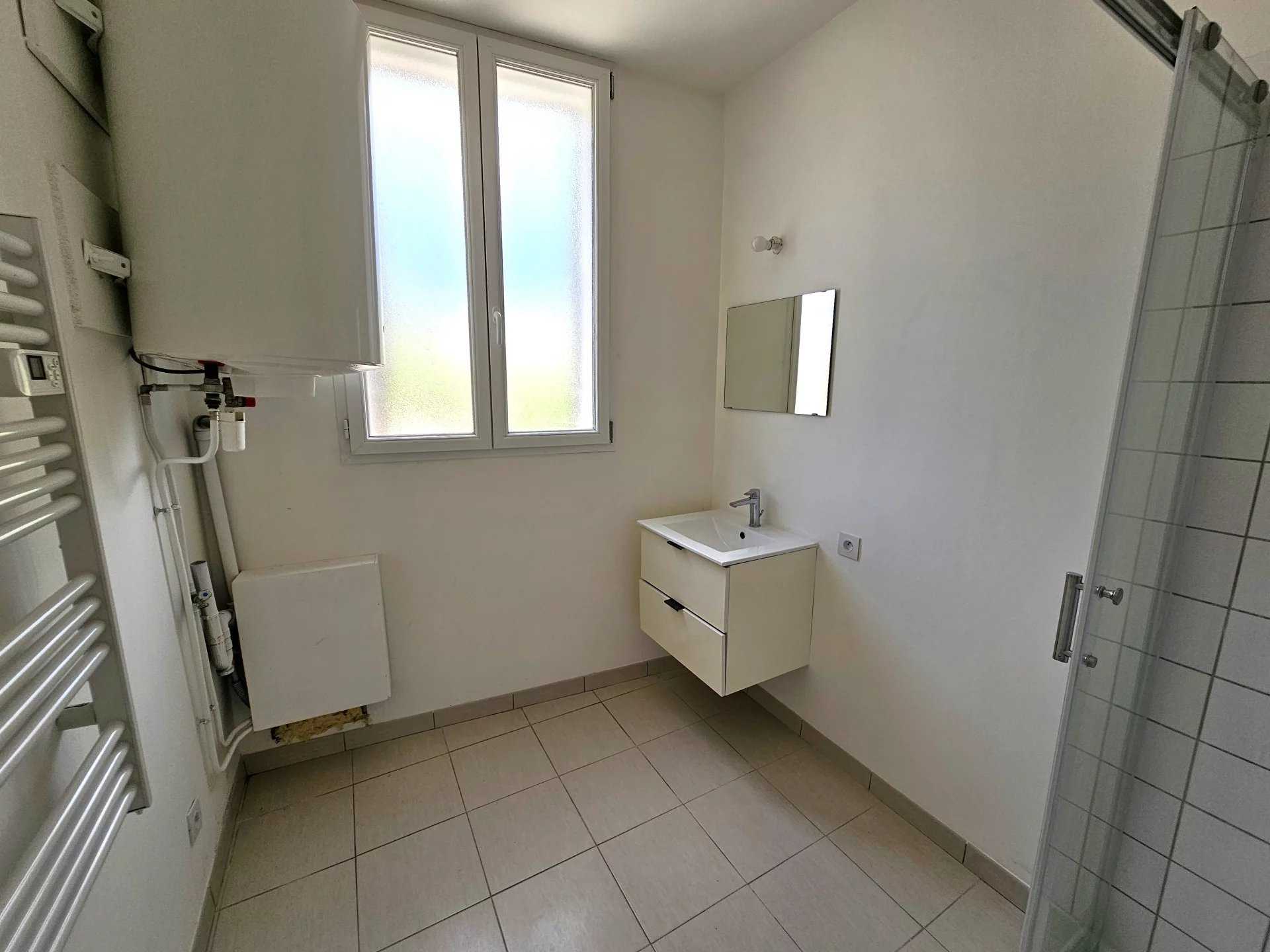 公寓 在 Mallemort, Provence-Alpes-Cote d'Azur 11699438