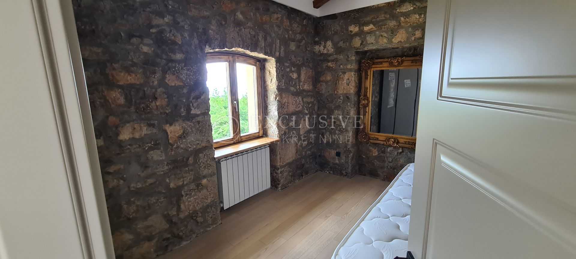House in Ičići, Primorje-Gorski Kotar County 11700454