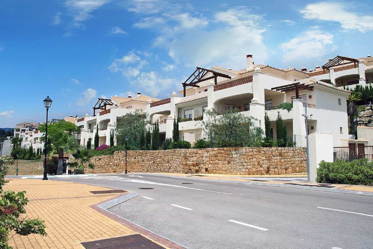Condominium dans Casares, Andalusia 11700695