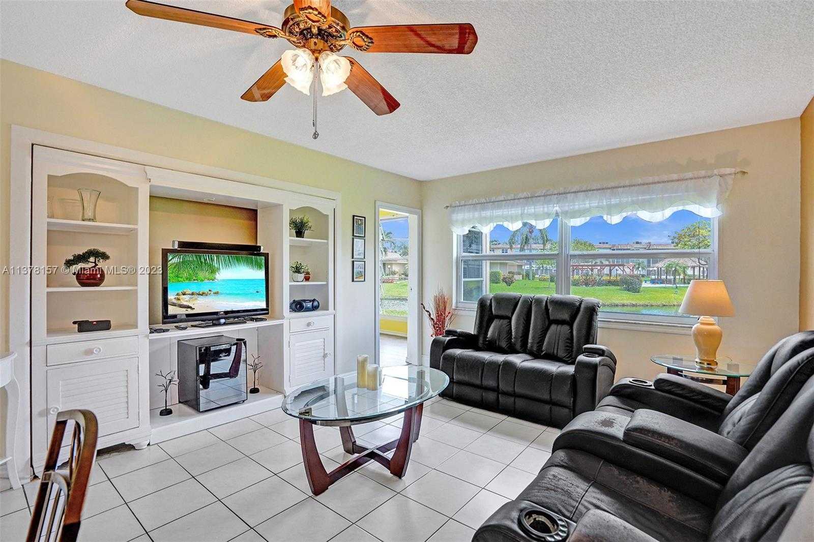 Condominium in Lauderdale Lakes, Florida 11700770