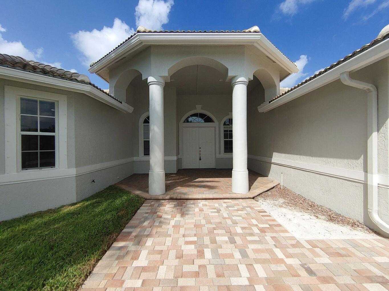 House in Wellington, Florida 11700786