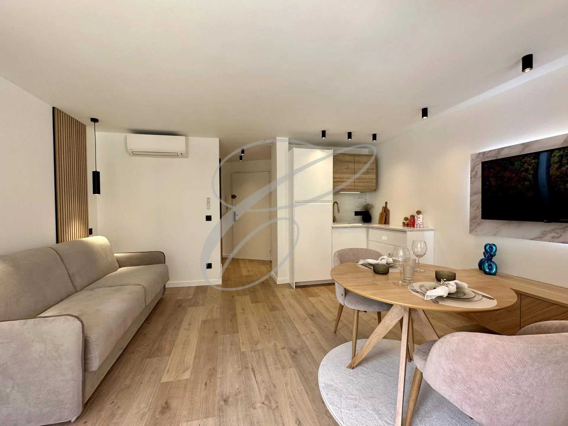 Condominium in Cap Martin, Provence-Alpes-Cote d'Azur 11700818