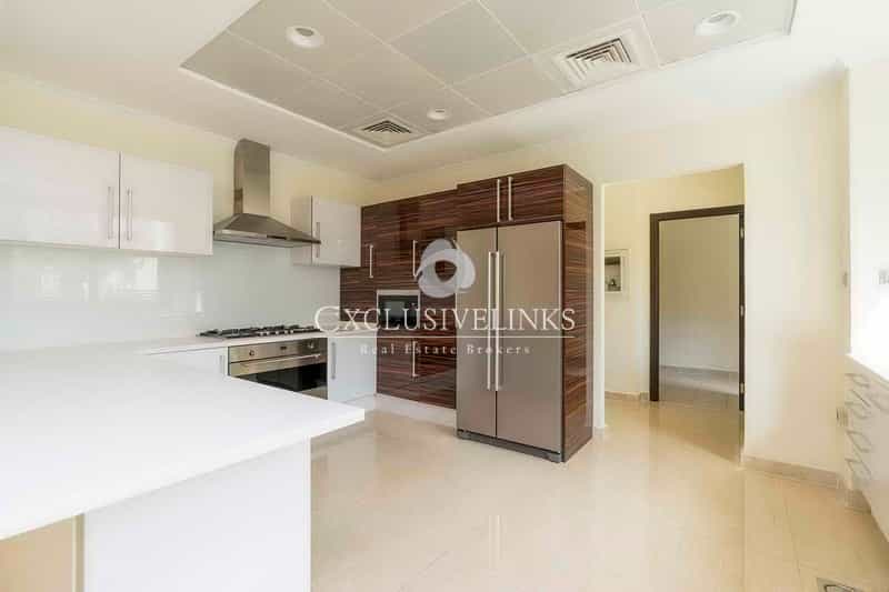House in Dubai, Dubai 11701076