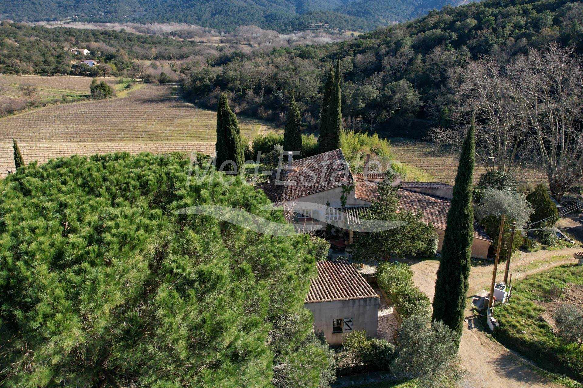 casa no Cogolin, Provence-Alpes-Cote d'Azur 11701128