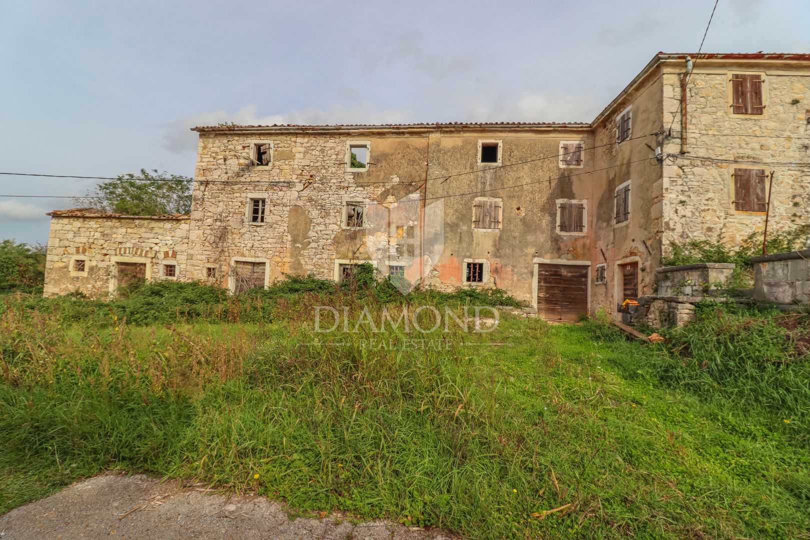 بيت في Vižinada, Istria County 11701196